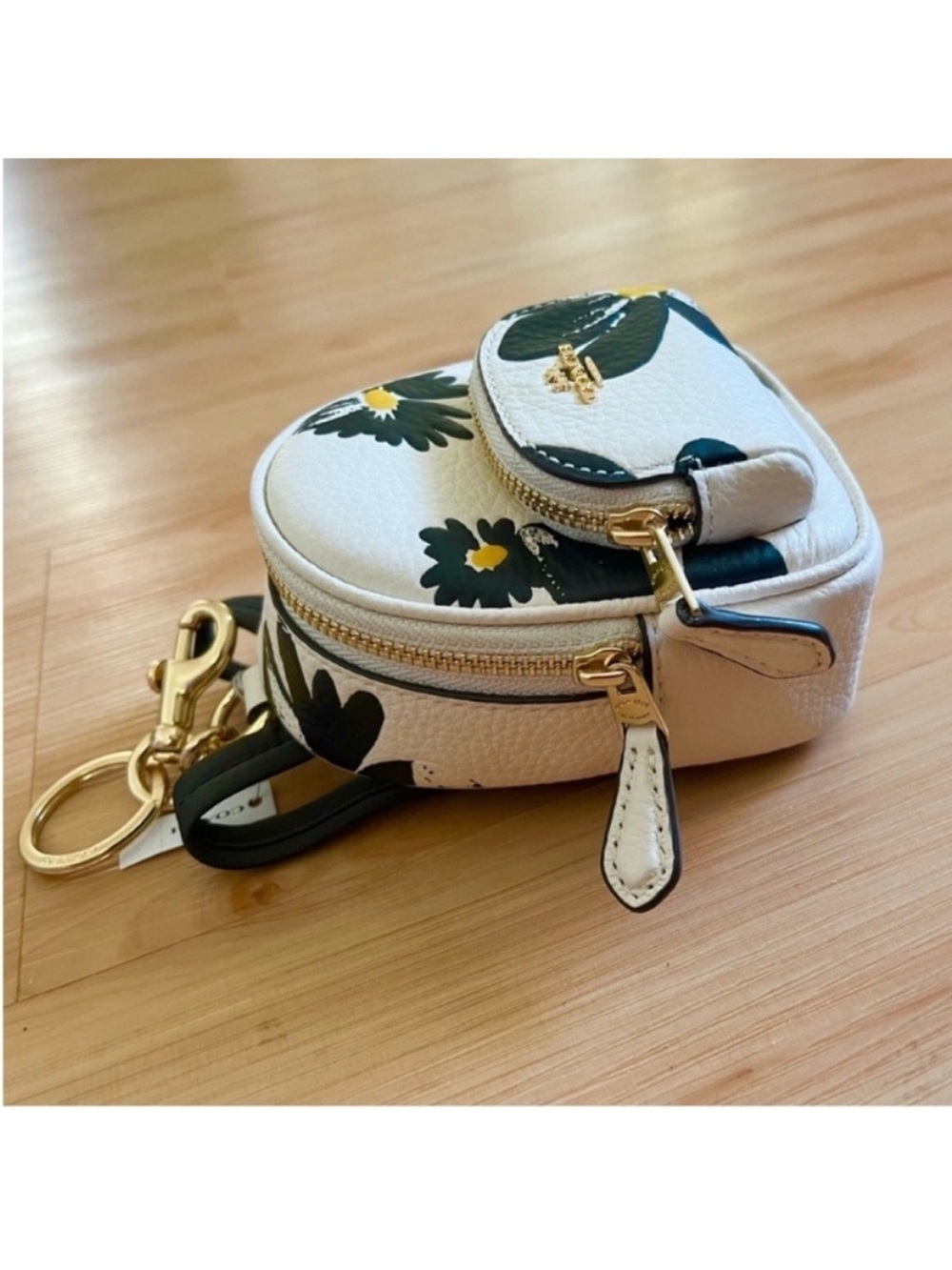 Coach Mini Court Backpack
Bag Charm With Floral Print #CZ605 - Picture 10 of 11